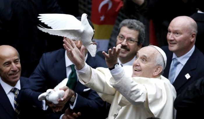 “No esclavos, sino hermanos”: Mensaje del Papa Francisco para la XLVIII Jornada Mundial de la Paz