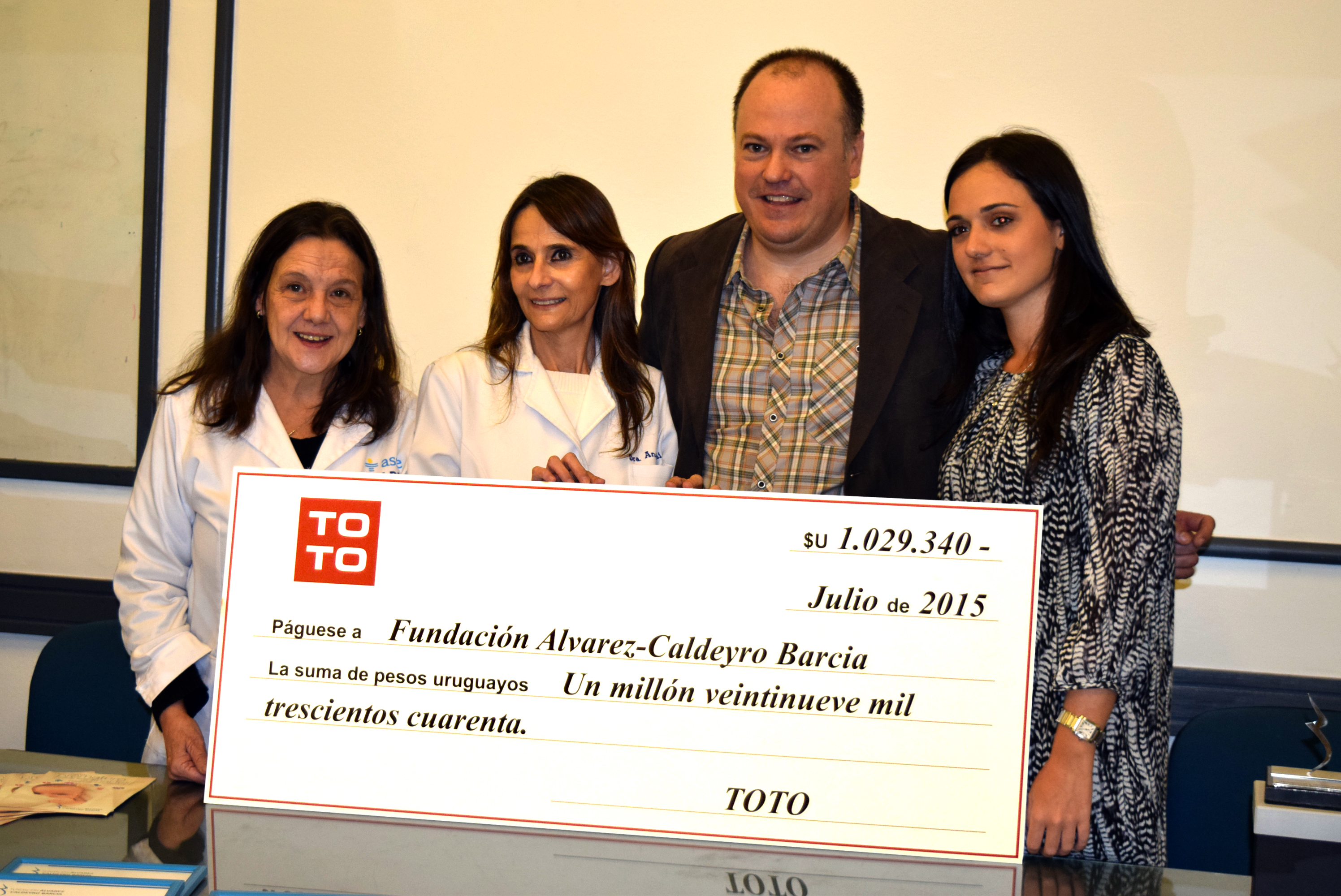 La Fundación Álvarez-Caldeyro Barcia recibió donación de Toto para adquirir equipo especial para recién nacidos