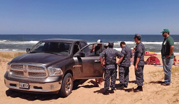 Autoridades advierten que ingreso de vehículos a las playas es multado con 21.000 pesos
