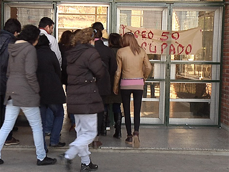 Tres docentes del Liceo 50 fueron agredidos
