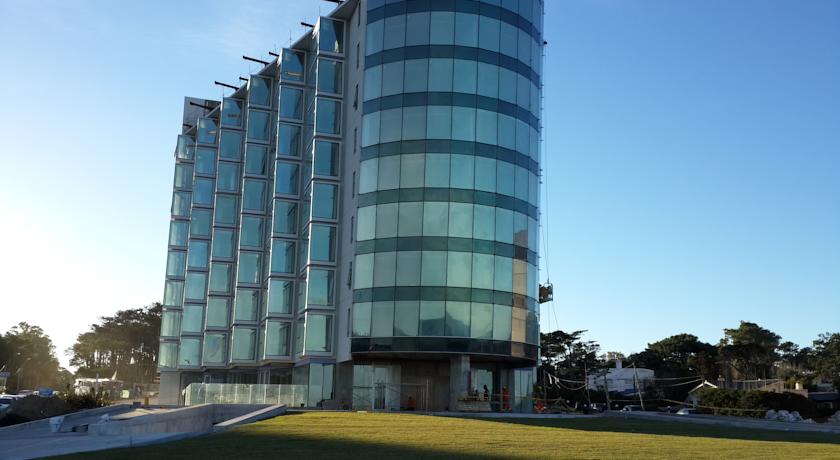 Inauguración del The Grand Hotel de Punta del Este