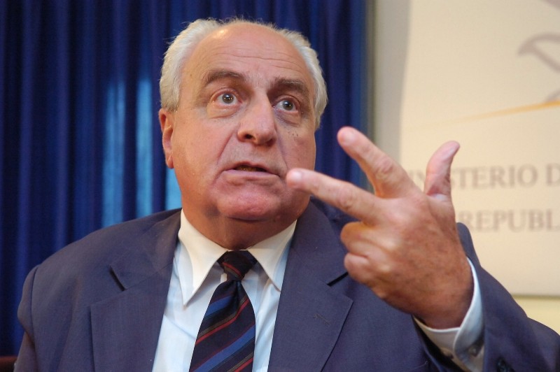 Ministro Víctor Rossi anunciará en conferencia de prensa llamado para realización de obras viales