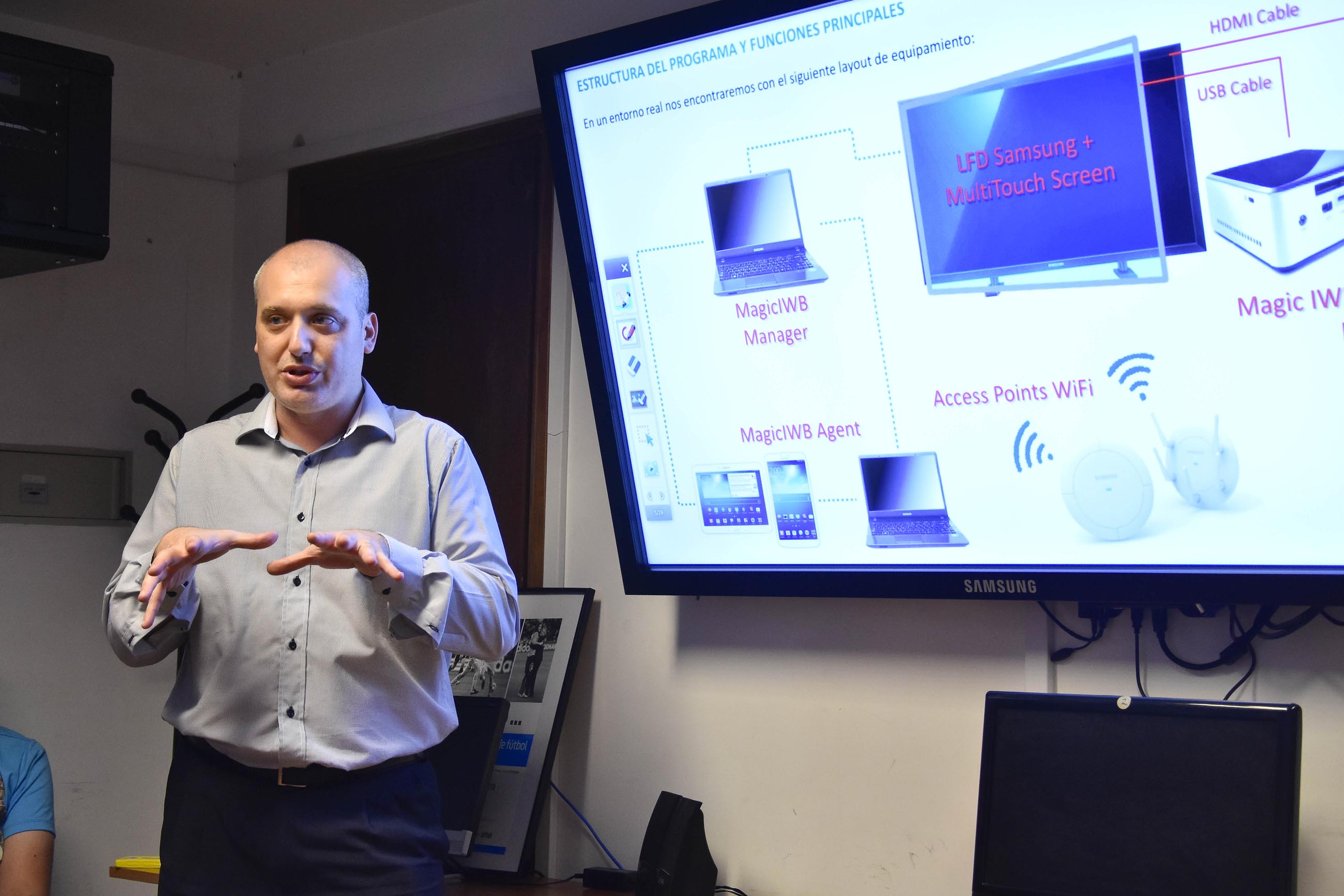 Comenzó la capacitación de docentes que participarán en el programa Samsung Smart School