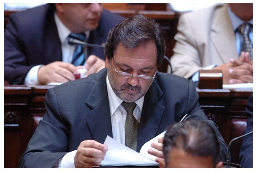 Jorge Gandini sobre Uber: «O la ley se adapta a las nuevas realidades o Uber se adapta a la ley»