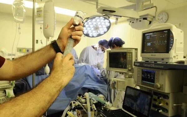 ANESTESISTAS BRINDAN APOYANDO EN CTI DE CENTROS DE SALUD PÚBLICOS Y PRIVADOS ANTE AUMENTOS DE CASOS DE COVID