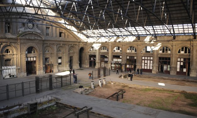 A 18 AÑOS DEL CIERRE, PASAJEROS RECLAMAN DEFINICIÓN PARA EL REGRESO DE LOS TRENES A LA ESTACIÓN CENTRAL