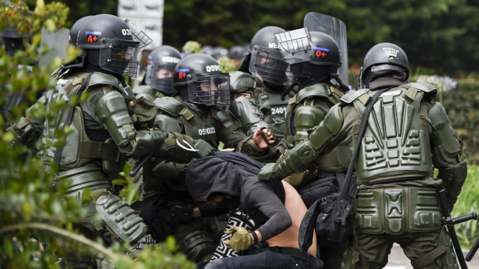 Hugo Machín: Colombia convulsionada