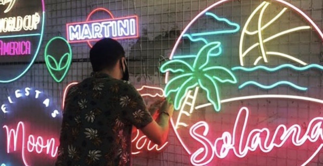 La reinvención del neón, que se convirtió en boom, llegó a Uruguay  de la mano de NeonLED