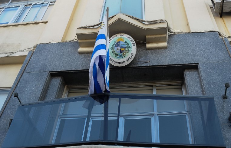 MTSS: Se mantienen vigentes todas las medidas generales de prevención del contagio de COVID-19 en el ámbito laboral