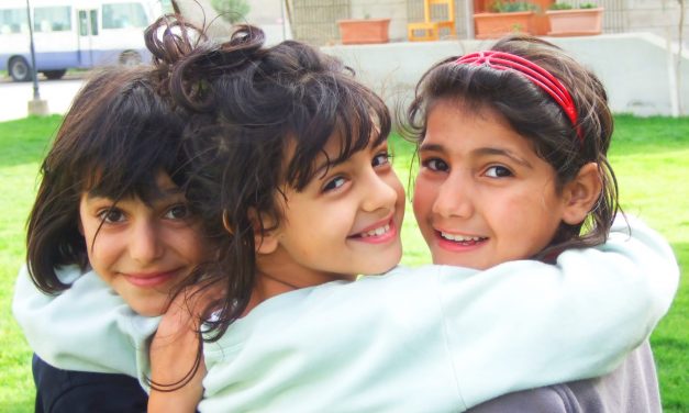 Devoto en campaña solidaria para colaborar con Aldeas Infantiles