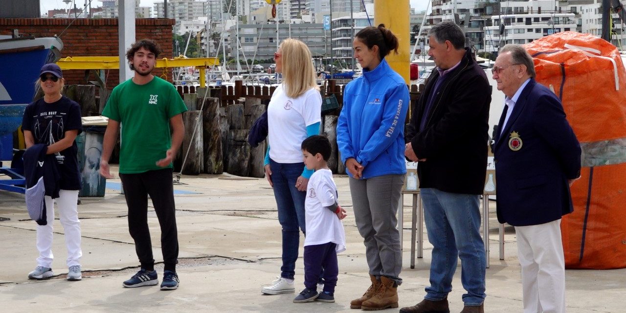 Niños se sumaron a la limpieza de la Bahía y cuidado del medio ambiente junto al Acalde Carballal y Pilar Lacalle