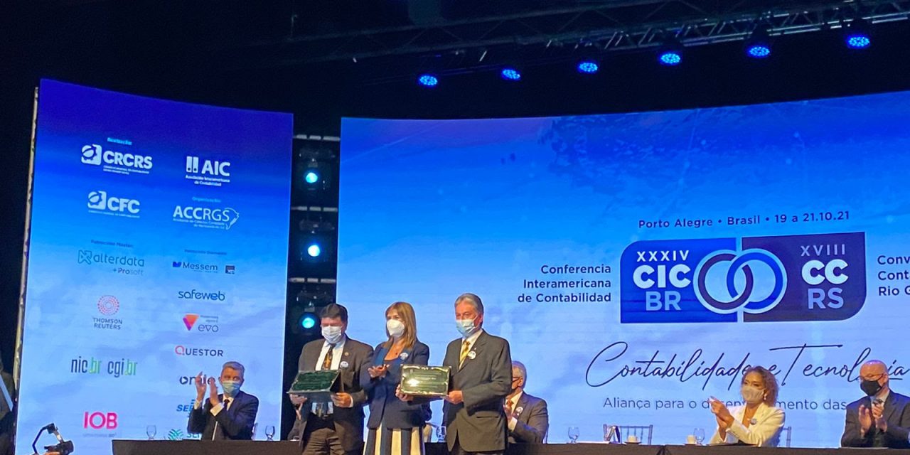 Trabajo de contadores y economistas uruguayos en pandemia fue destacado como ejemplar en conferencia interamericana de contabilidad