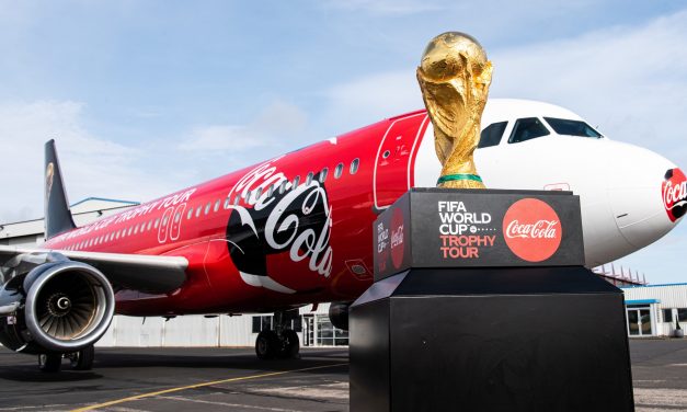 EL TOUR DEL TROFEO DE LA COPA MUNDIAL DE LA FIFA™, PRESENTADO POR COCA-COLA, LLEGA A URUGUAY
