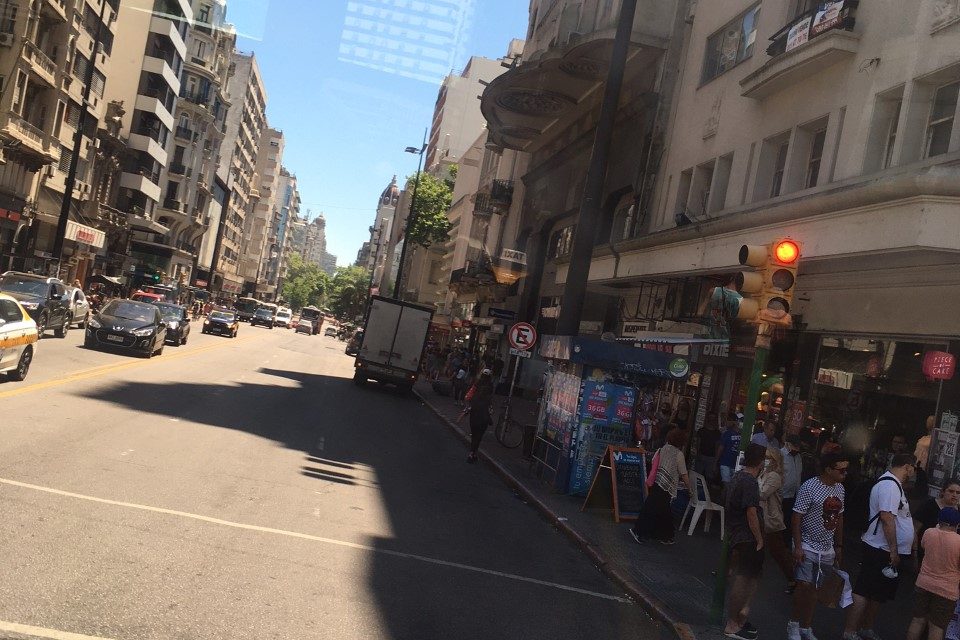 Avenida 18 de Julio será peatonal el sábado 15: espectáculos en plaza Cagancha