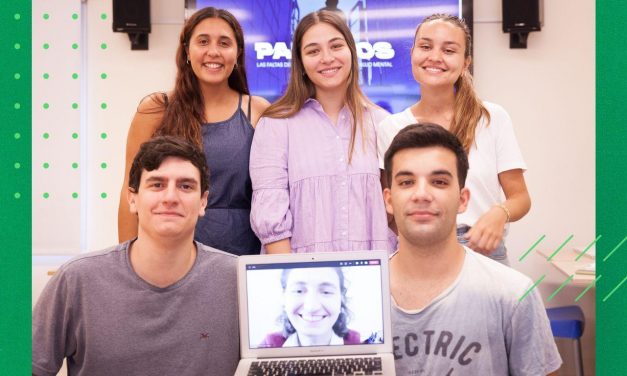 Licenciados en Comunicación de la UM ganaron premio internacional con proyecto sobre salud mental en el fútbol uruguayo