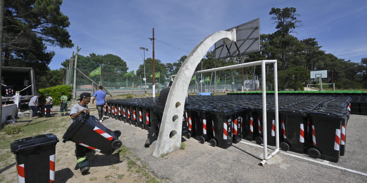 Lomas de Solymar: Se entregaron más de mil contenedores y composteras en el marco del Programa Hogares Sustentable