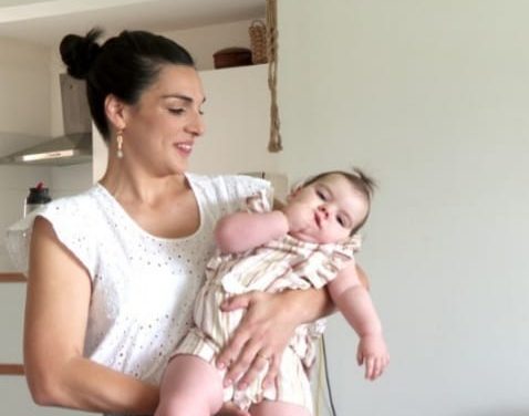 «Curemos a Fede»: la historia de la bebé uruguaya con una mutación en un gen “única en el mundo” que requiere un tratamiento millonario