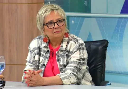 JDM: Baldosa en el Espacio de los Soles en homenaje a Laura Canoura