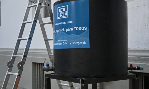 OSE realizó importante donación de agua potable al Hospital Pereira Rossell