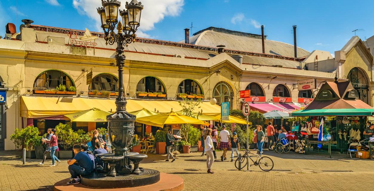 Descubre la magia de la Ciudad Vieja: un viaje por el tiempo