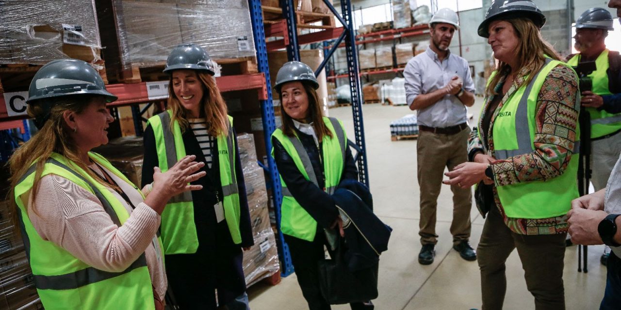 Embajada de Uruguay en Argentina promueve la llegada al país de la organización de ayuda a ONGs HelpArgentina