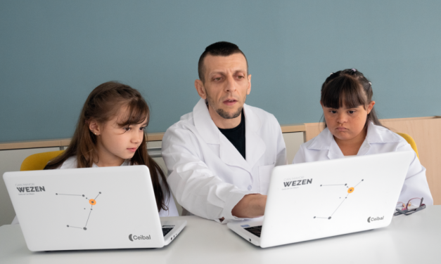 Sobresaliente: Ceibal y Antel mejoran la conectividad con 100% de cobertura banda ancha en centros educativos