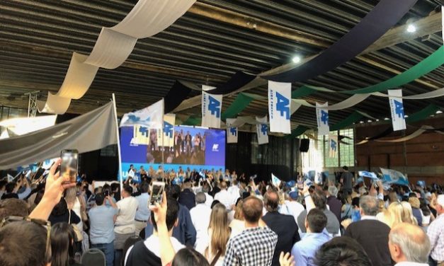 Delgado aceptó “el desafío” de la precandidatura y calificó a la dirigencia del FA como “la manija de la catástrofe”