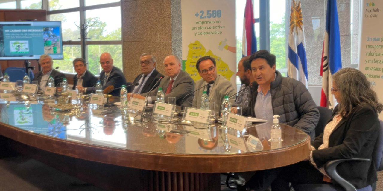 Plan Vale firmó convenio con Río Negro para recuperar y valorizar envases