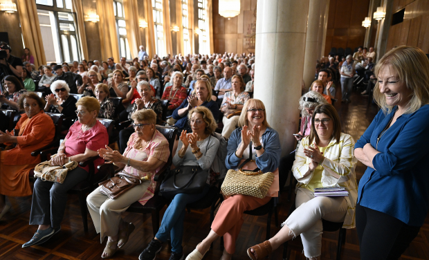 IM presentó Libro del XIII Concurso de Cuentos Cortos de Personas Mayores