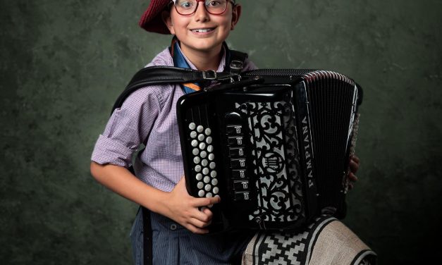 Enzo Castro la rompió en la mayor Fiesta del Chamamé del mundo
