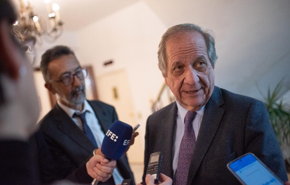 Sergio Abreu diserta sobre yerba mate y… otras yerbas