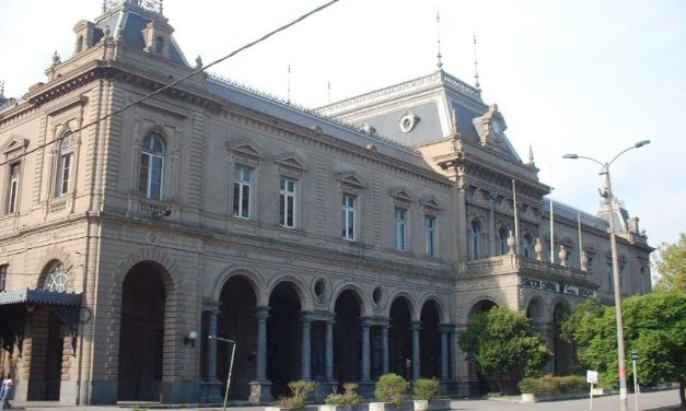 PASAJEROS EXIGEN DEFINICIONES SOBRE ESTACIÓN CENTRAL AL CUMPLIRSE 21 AÑOS DE ABANDONO