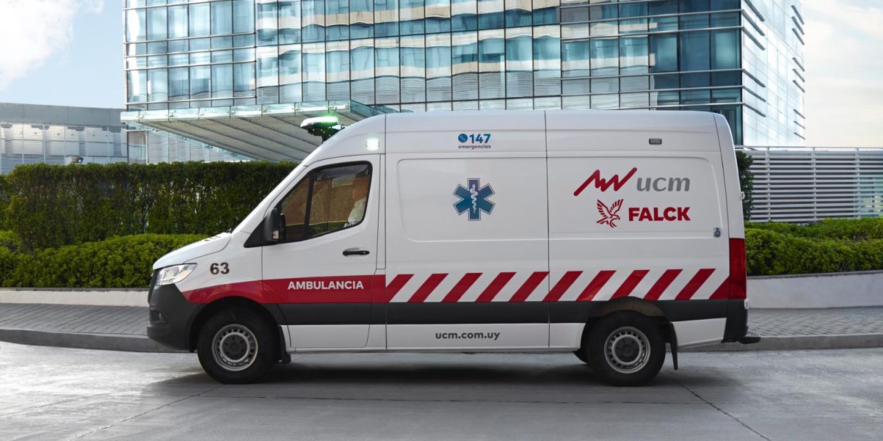 Una ambulancia que garantiza la dignidad y seguridad de los pacientes con obesidad mórbida