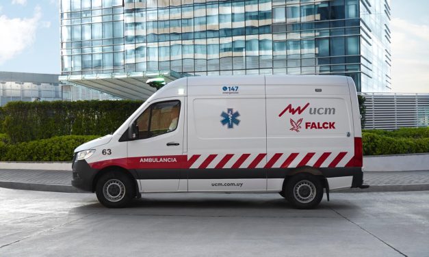 Una ambulancia que garantiza la dignidad y seguridad de los pacientes con obesidad mórbida