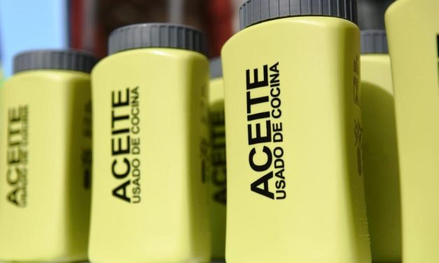 Comienza entrega de recipientes para recuperación de aceite de cocina usado