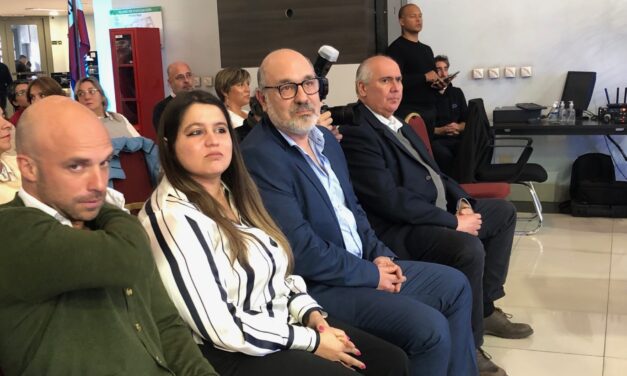 BSE reconoció con entrega de plaquetas a los corredores de seguros con mayor antigüedad en la labor