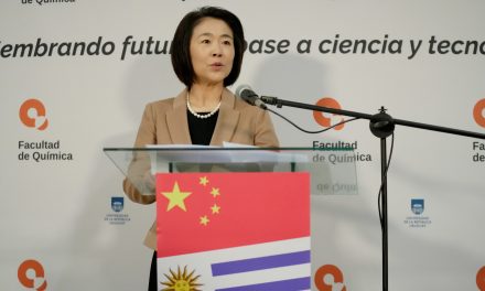Uruguay y China inauguran laboratorio conjunto de BioNanoFarma en Montevideo