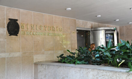 Gobierno sigue con “atención y seria preocupación” los acontecimientos en Venezuela