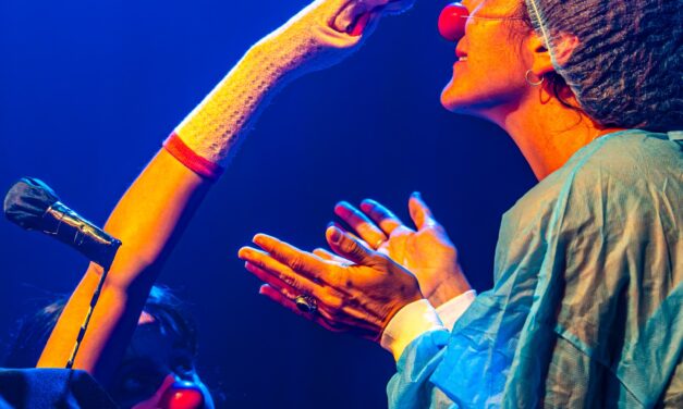 La obra de teatro clown “Usted está invitado” vuelve a la cartelera montevideana