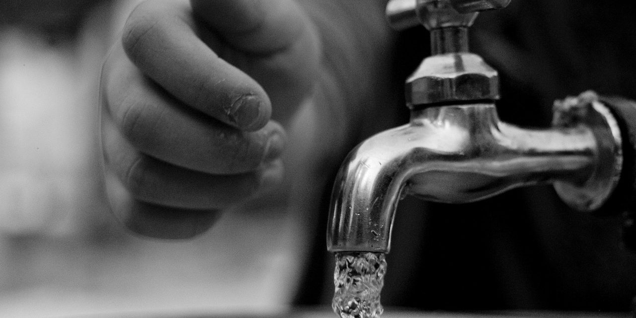 Presentan proyecto sobre uso racional y eficiente del agua potable en edificios públicos y viviendas