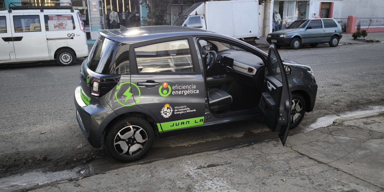 Municipio de Juan Lacaze presentó su nuevo vehículo eléctrico
