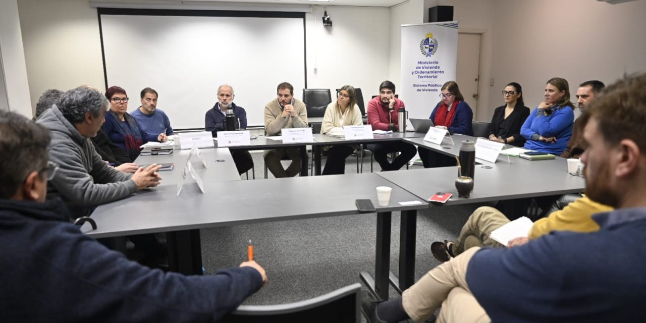 MINISTERIO DE VIVIENDA INAUGURÓ MESA DE TRABAJO CON ACTORES DEL SISTEMA COOPERATIVO