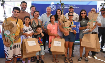 MVOT entregó 23 viviendas en Fray Bentos