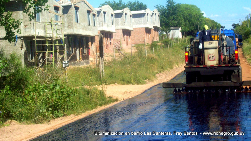 Río Negro: Bituminización de calles en barrio Las Canteras