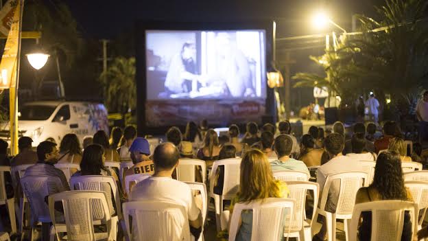 Patricia promueve la difusión del nuevo cine nacional en la zona oeste del país
