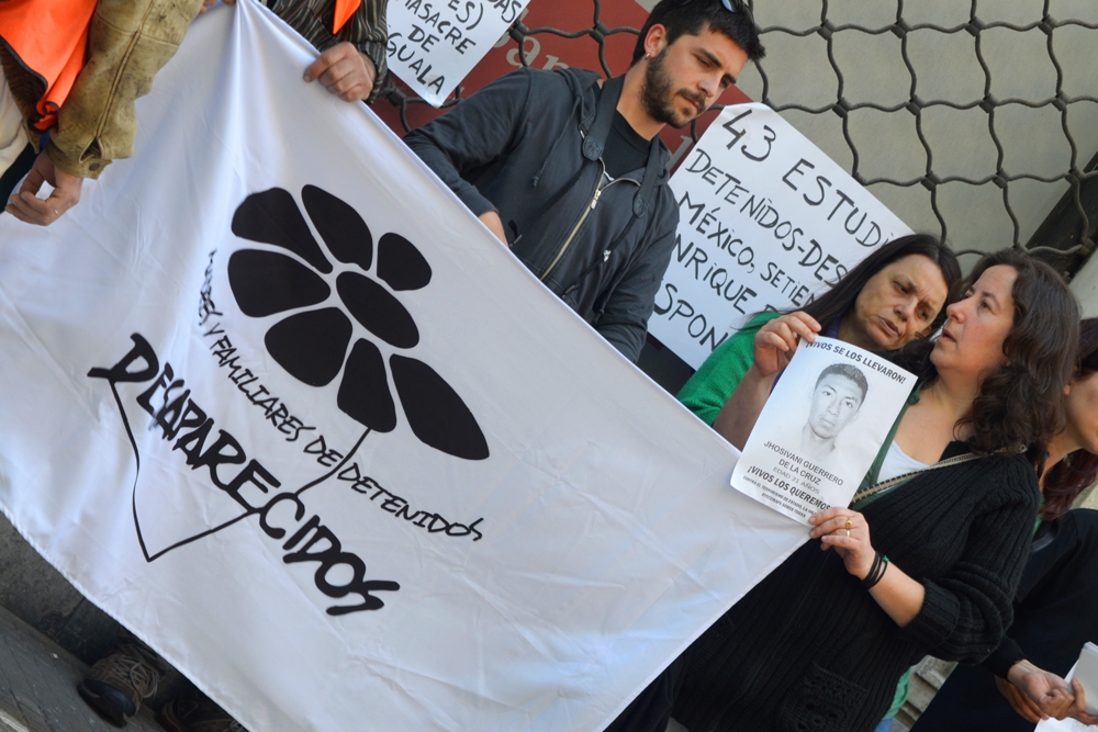 Distintas organizaciones de Uruguay expresan solidaridad por los 43 estudiantes mexicanos detenidos-desaparecidos