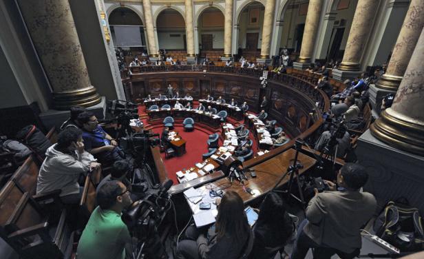 Frente Amplio quiere votar ley de medios en Diciembre