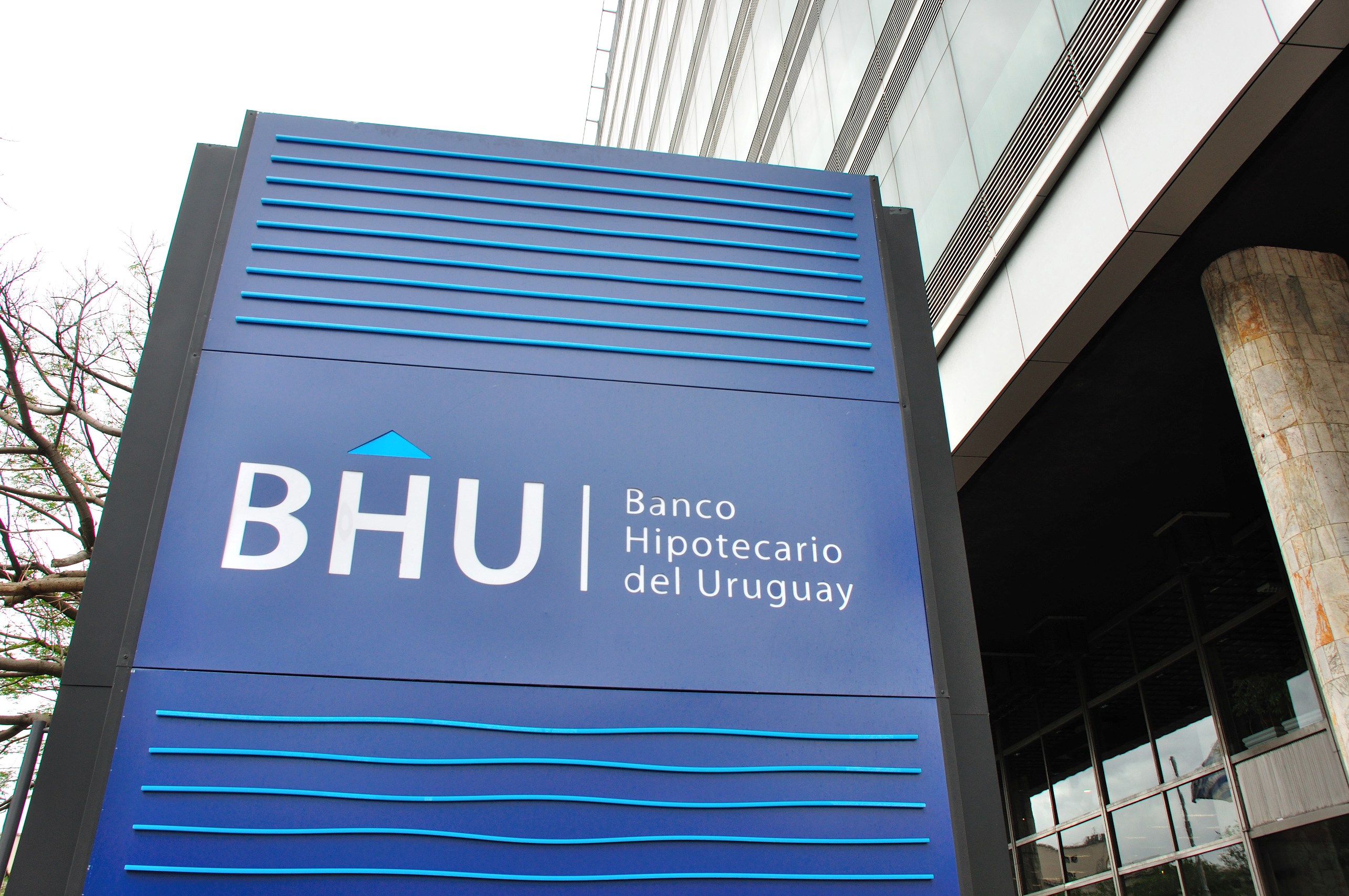 Exitosa colocación de deuda del BHU