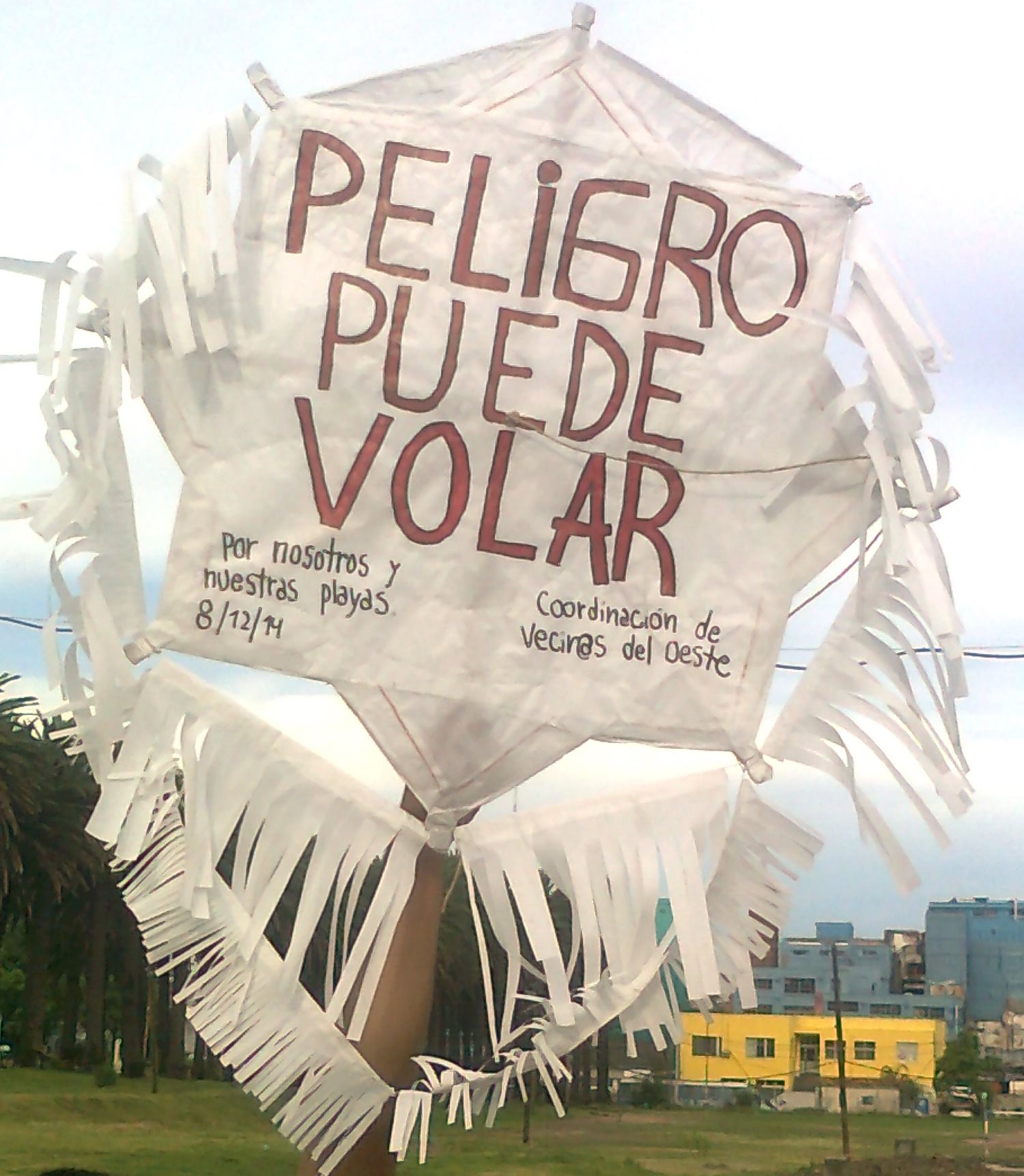 Vecinos remontaron cometa simbólica para recordar que el oeste de Montevideo puede volar