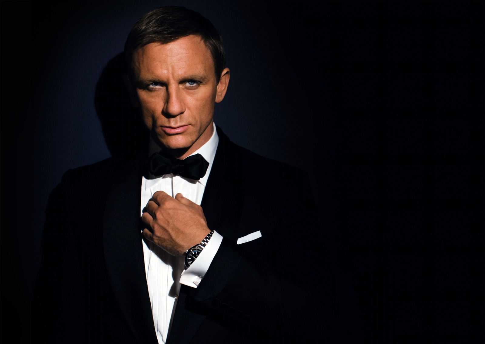 Hackers robaron el guión del nuevo filme de James Bond